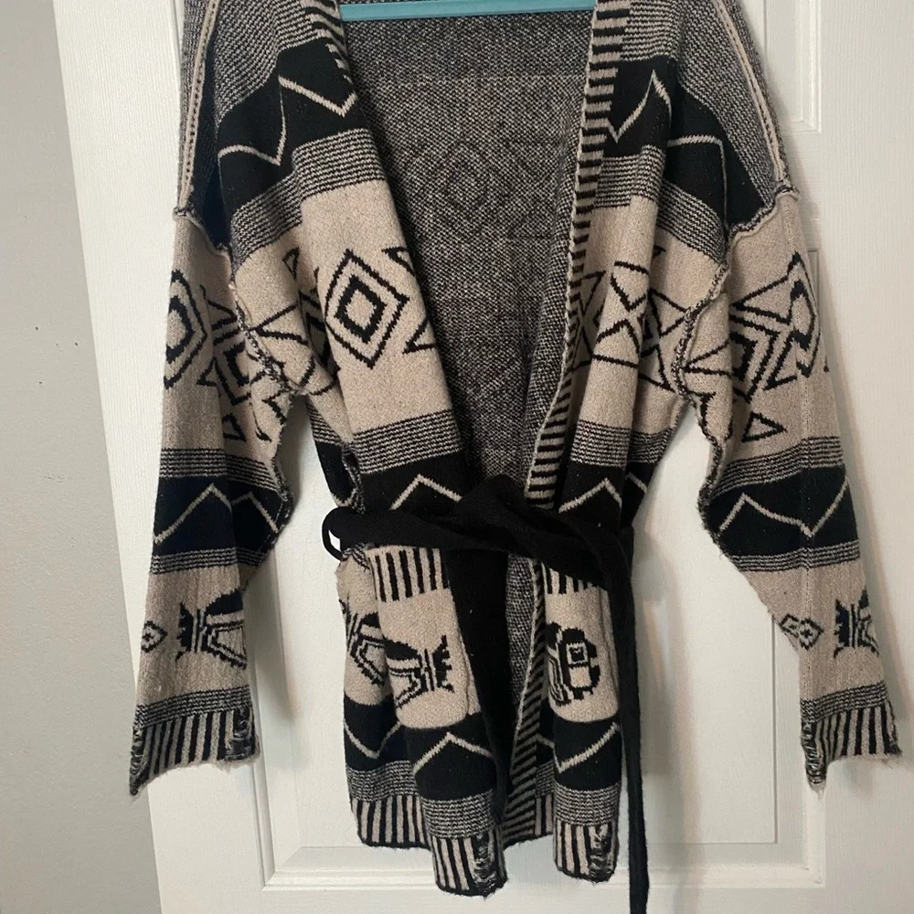 Aztec Cardigan - Picture 2 of 3